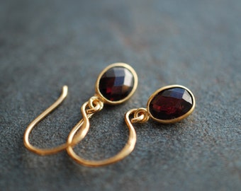 STELLA .  Minimalist garnet earrings 24k gold plated silver . Mother's day jewelry . January Birthstone . Vermeil . natural garnet