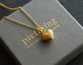 Gold heart necklace for romantics. Mother's Day gift / birthday gift / heart pendant / gold-plated silver