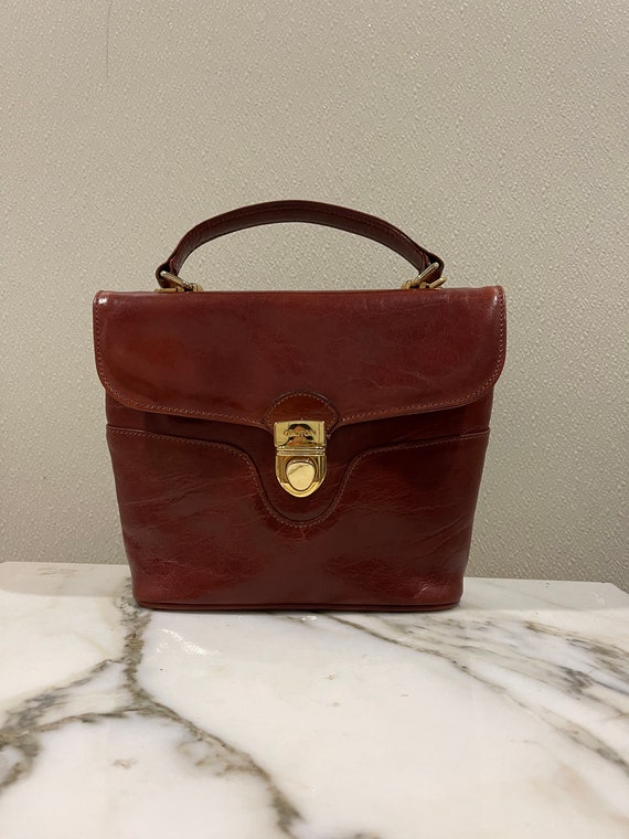 Oroton bag - should I keep it? Any experiences with their quality? : r/ handbags