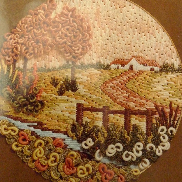 Technique de broderie 3-dimensionnelle de l'idylle d'automne faite en  Allemagne, madeira fils design par Jean Cowley