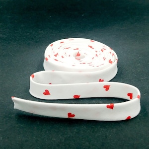 Double Fold Bias Tape 1/2&#39;&#39; Be Mine Valentine Hearts White Bias Binding