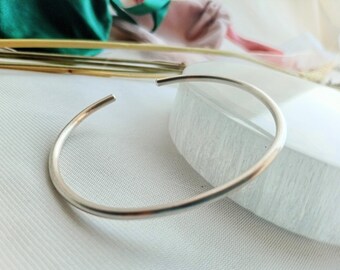 Handgemacht Sterling Silber Stacking Armreif: Schlichtes elegantes Design