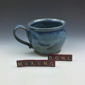 Mixing Batter Bowl Pottery Ceramic Handmade Bowl with handle holds 3 cups