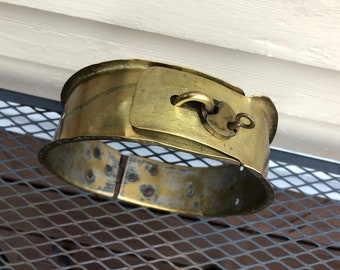 dog collar with lock and key
