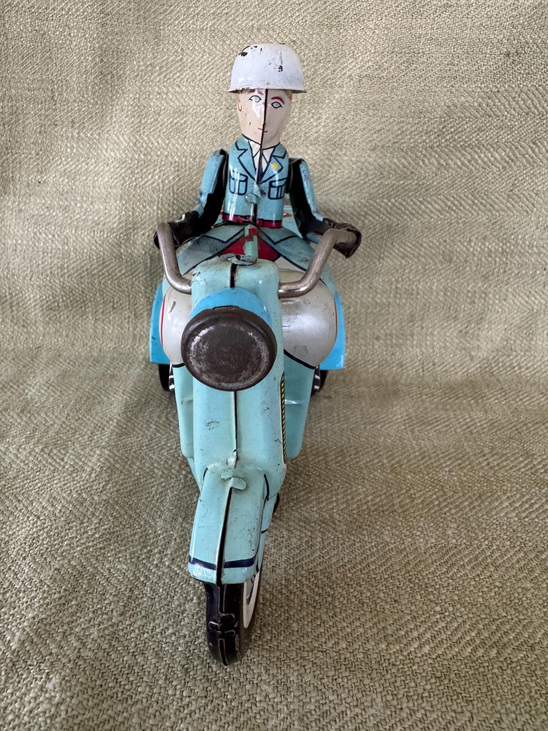 Vintage Yoshiya Japan Tin Wind up Police Trike, Motorcycle, Bump