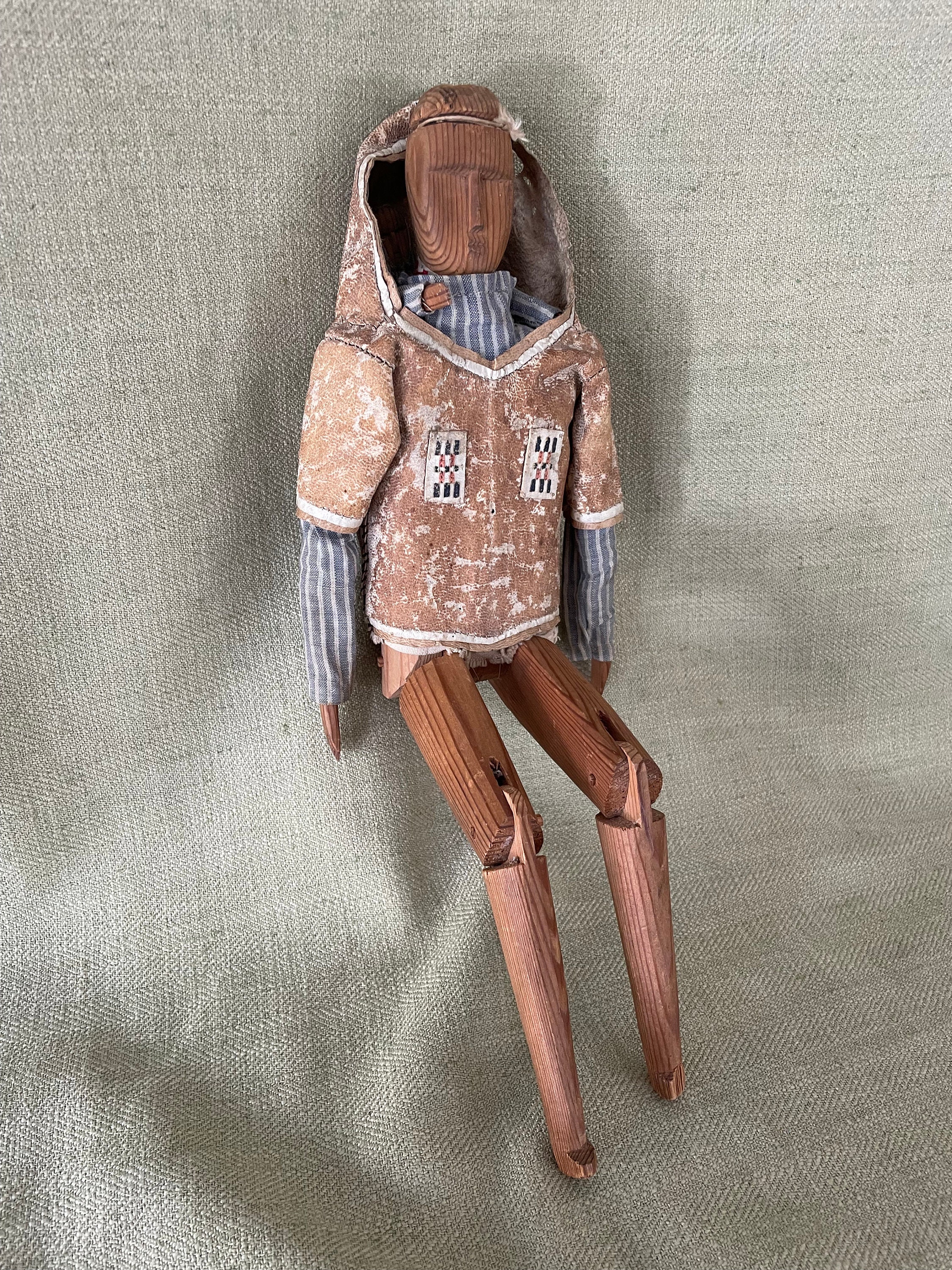 Antique Hand Carved Jointed Inuit Doll Figure With Baby on Back, 1910 ...