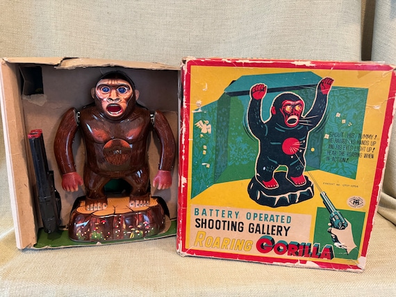 Vintage Battery Op Roaring Gorilla Target Toy in Box, Modern Toys