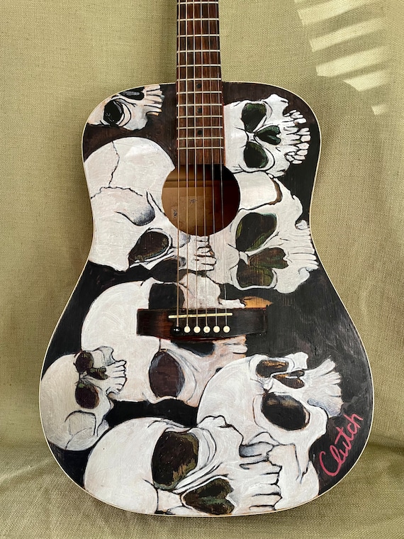 アート・デザイン・音楽 old school Customs Folk Art Guitar With Skulls, PBR Advertising and Tattoo