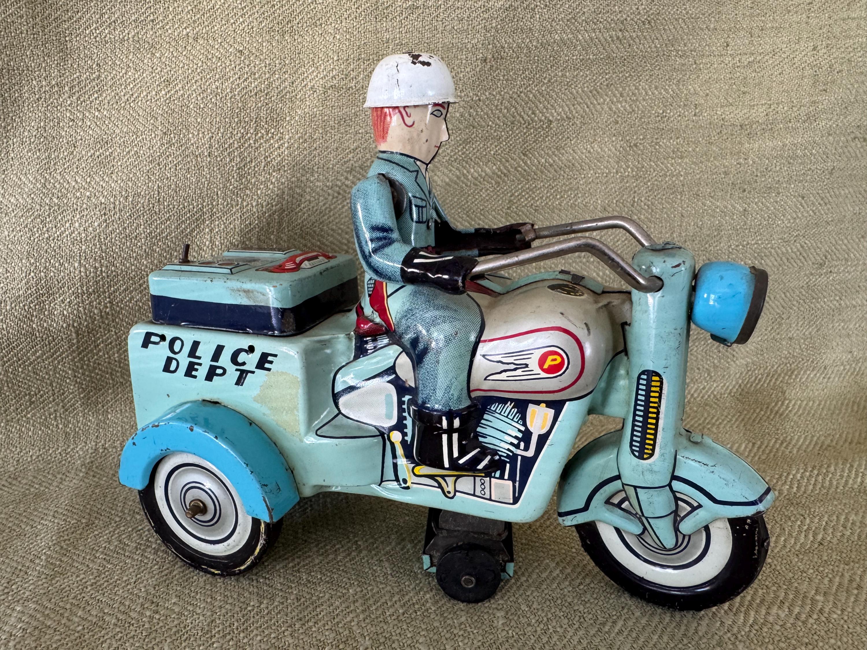 Vintage Yoshiya Japan Tin Wind up Police Trike, Motorcycle, Bump