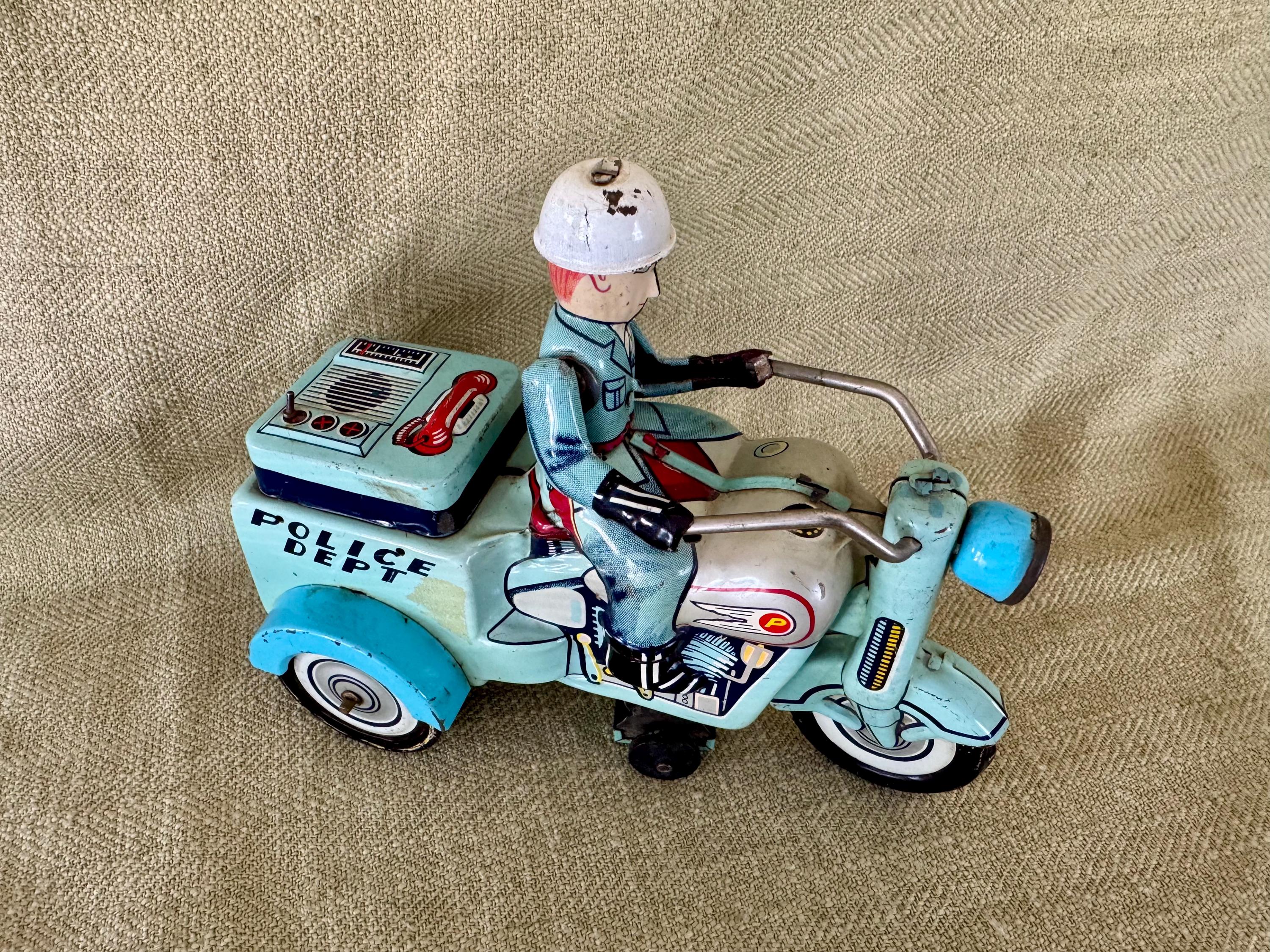 Vintage Yoshiya Japan Tin Wind up Police Trike, Motorcycle, Bump