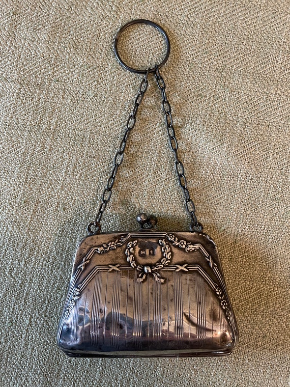 Antique Victorian Silver Chainmail Coin Purse with Kiss Clasp – Ian  Drummond Vintage