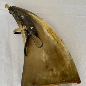Early Shot or Powder Horn with Mechanical Clasp