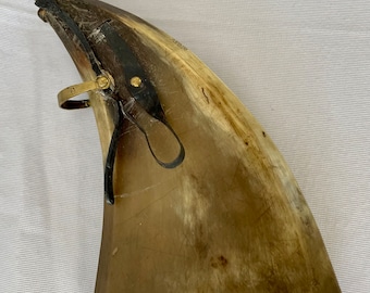 Early Shot or Powder Horn with Mechanical Clasp