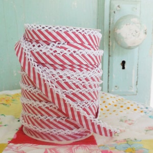 Candy Cane Stripe Crochet Edge Bias Tape (No. 104). Red White Stripe Bias Tape.  Crochet Edge Bias Tape.