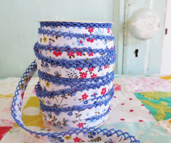 Blue Floral Double Fold Crochet Edge Bias Tape (No. 69). Quilt Binding.  Blue Flowers.  Blue and Red.  Flower Fabric.  Calico Fabric.