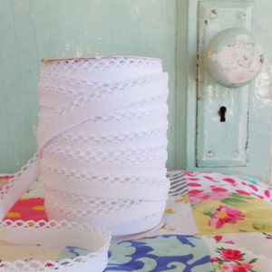 White Crochet Edge Double Fold Bias Tape (No. 41)