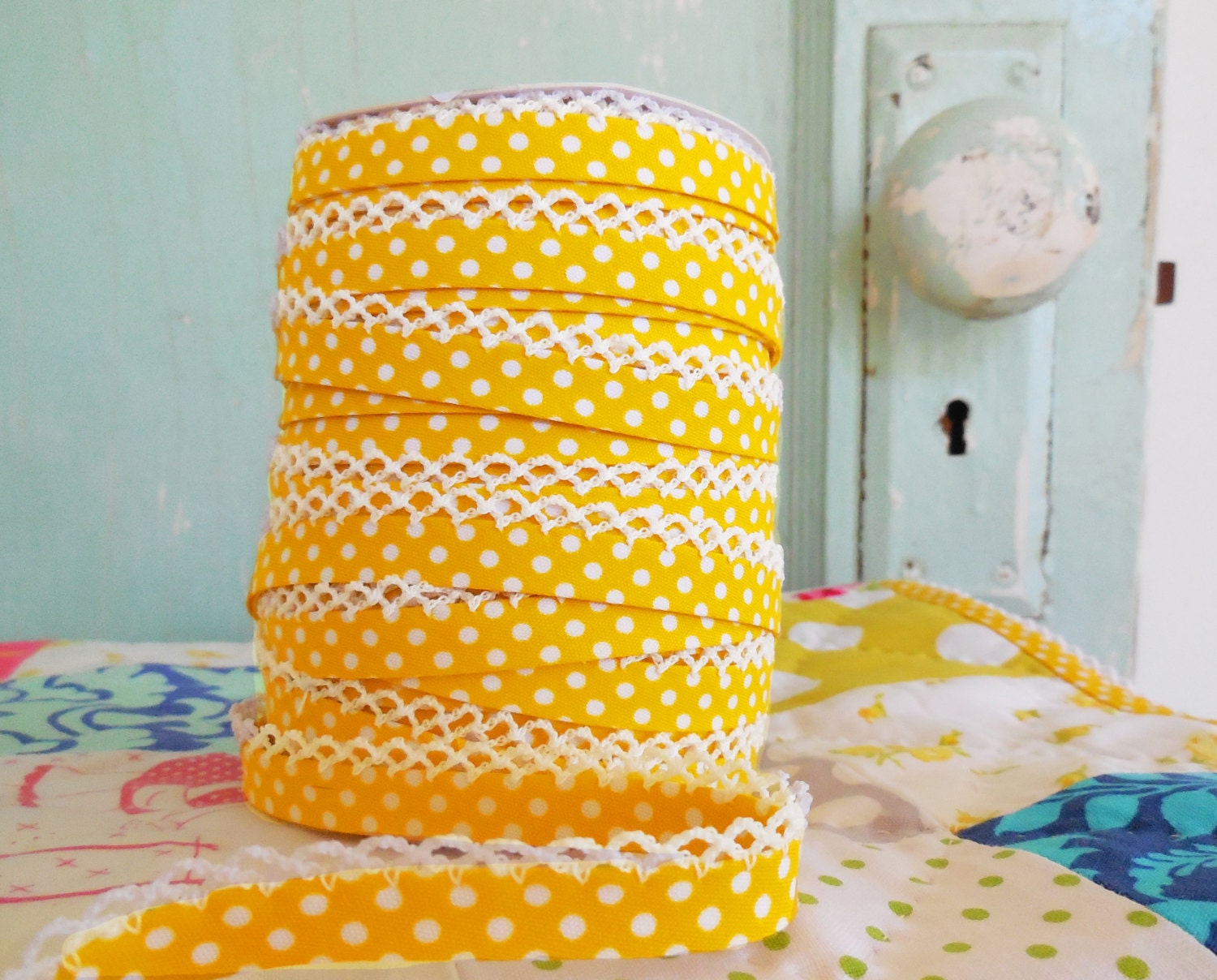 Yellow Polka Dot Crochet Edge Double Fold Bias Tape (No. 6) Quilt Sup…