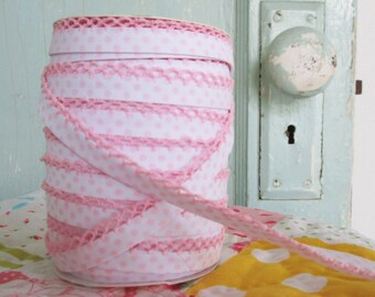 Light Pink Crochet Edge and Polka Dot on White Double Fold Bias Tape (No. 202)