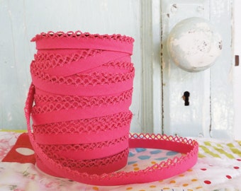 Fuchsia Crochet Edge Bias Tape (No. 32)