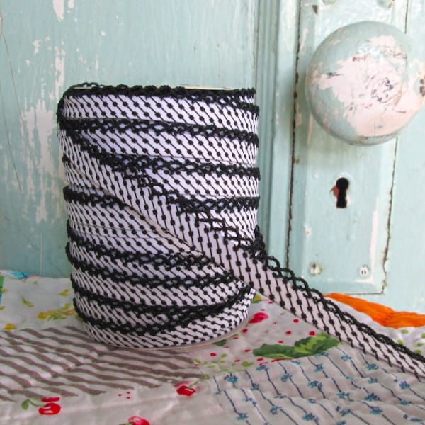 Black and White Geometric (No. G2) Bias Tape.  Crochet Bias Tape.  Quilt BInding.  Craft Supplies.  Sewing Supplies.