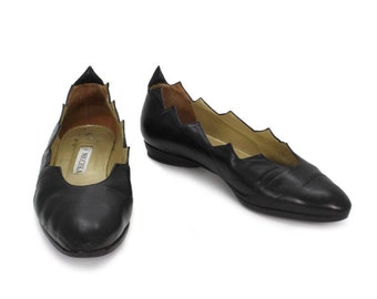 Nouchka Italia Vintage 1990s Shoes Ballet Flats Ballerina Style Black Leather Scalloped Edges Spikey Avant Garde Design Made in Italy 6.5 US