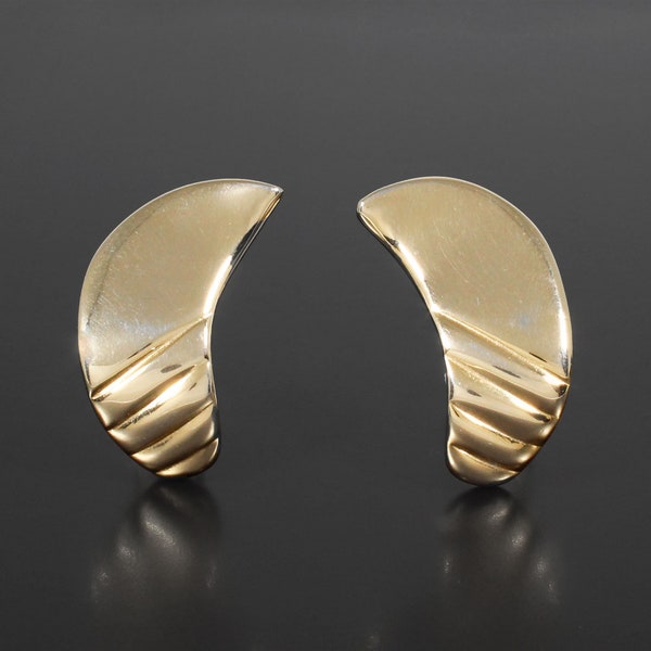Alexis Kirk Vintage 1980s Earrings Clip On Style Gold-Tone Metal Boomerang Eighties Design Minimalist Geometric Costume Jewelry Made in USA
