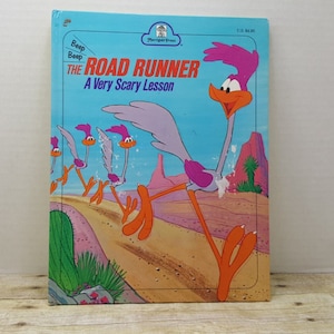 Road Runner a Very Scary Lesson, 1974, warner brothers, Merrigold press, vintage kids book