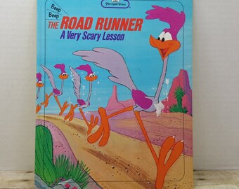 Road Runner a Very Scary Lesson, 1974, warner brothers, Merrigold press, vintage kids book