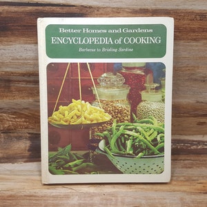Better Homes and Gardens Encyclopedia of Cooking Volume 2, 1970, vintage cookbook