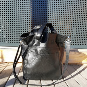Große schwarze SchulterTasche aus echtem Leder, große Damen Handtasche , Schlange Leder, Geschenk für Frau, minimalismus