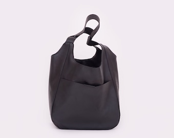 Black leather hobo bag for women, minimalist style, slouchly leather bag, italian leather, hobo with a zipper,  full grain leather,