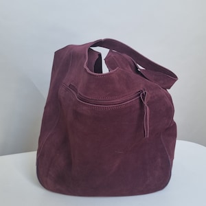 Aubergine hobo tas, slouchly leren tas, aubergine suède, cadeau voor haar, leren laptoptas, zwart leren draagtas afbeelding 4