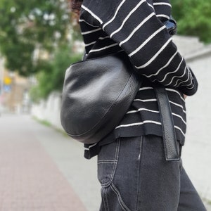 Black banana bag, bag crossbody purse, Medium soft shoulder bag, casual purse, gift for her, street style, tied belt, Black Croissant bag zdjęcie 9