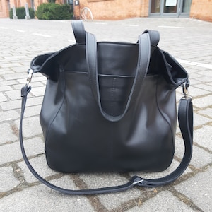 Schwarze Ledertasche