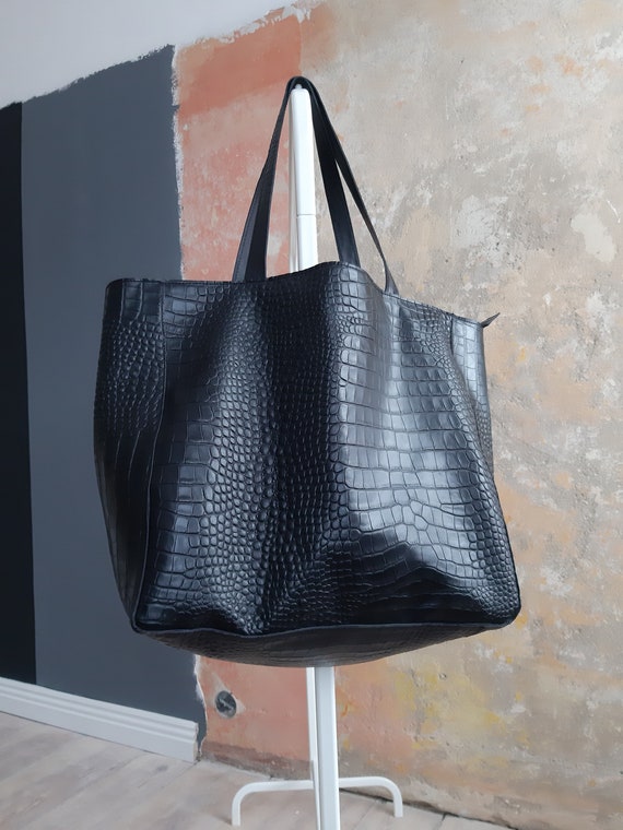 Realta Embossed Shopper Bag Realta Embossed Shopper Bag