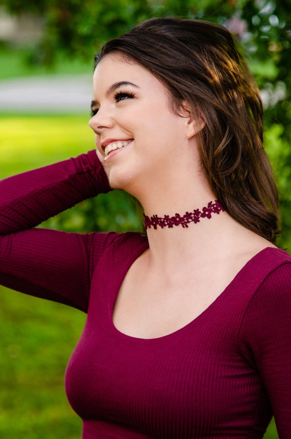 Burgundy lace choker discount