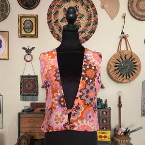 KALEIDOSCOPE Vintage 70s pink and brown psychedelic pattern vest with frog closures