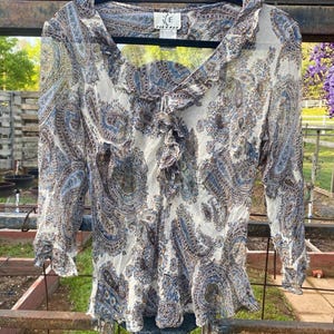 1 IN A MILLION Vintage sheer silk paisley print 3/4 sleeve button up top with ruffles
