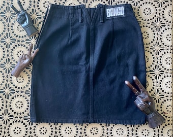 MIDNIGHT FLING Falda vaquera negra BONGO vintage de los años 90 con cintura alta por encima de las rodillas y cremallera lateral