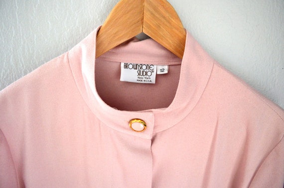 1980s Vintage Pale Pink Shirt Dress with Gold But… - image 2