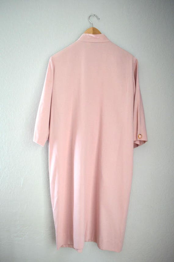 1980s Vintage Pale Pink Shirt Dress with Gold But… - image 3