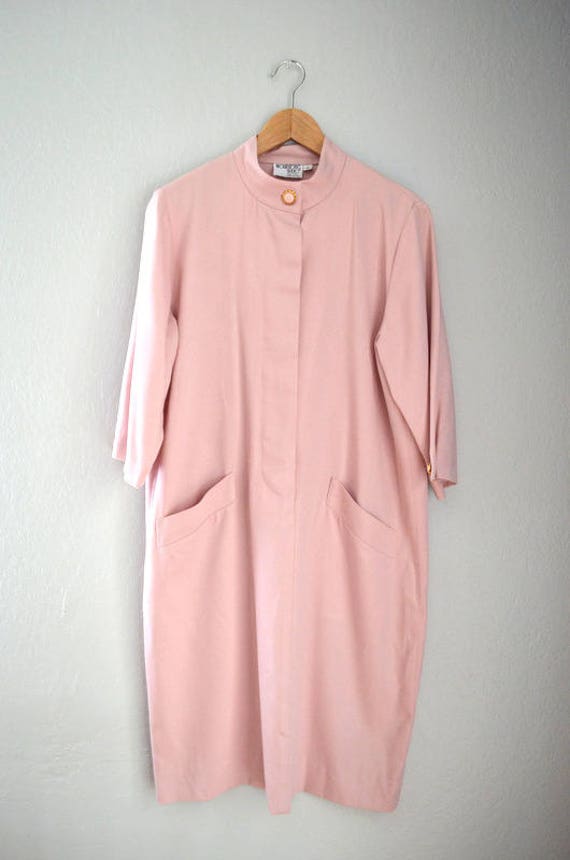 1980s Vintage Pale Pink Shirt Dress with Gold But… - image 1