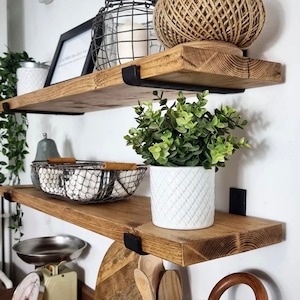 One HEAVY DUTY rustic floating shelf with two robust J Shaped Flat Iron Brackets, Handmade Farmhouse shelf for custom renovations, 画像 1