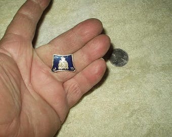royal canadian mounted police maintiens le droit pin brooch 1990's