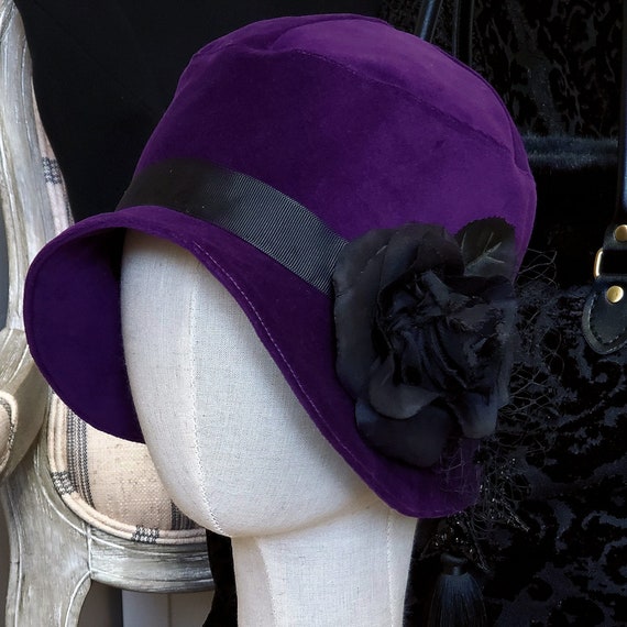 1920s Velvet Cloche Hat: Purple Flapper Style With Black 