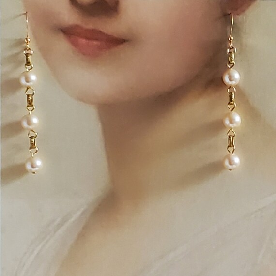 Boucles D'oreilles Pendantes Vintage En O - Émaux Et Fausses Perles, Fermoir Clip, Doré, Occasion Parfaite