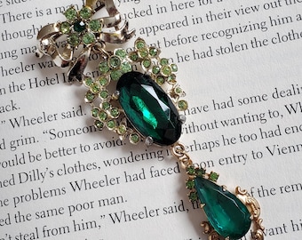 Vintage Emerald Green Dangle Brooch