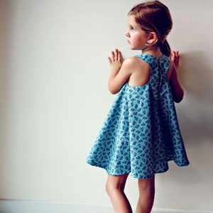 Padrão de costura infantil Racerback Flare PDF e tutorial - tamanhos 2t - 10 - Download instantâneo