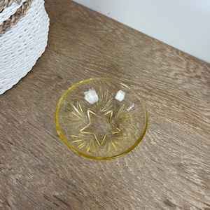 vintage 1950s Federal Glass Yellow Star Pattern Berry Dessert Bowl