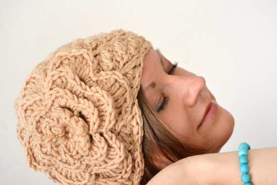 Crochet Knit Hat With Big Flower: Cream Beige Wool Blend  display picture 3